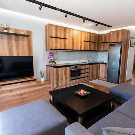 Roel Apartments Sarande Exterior photo