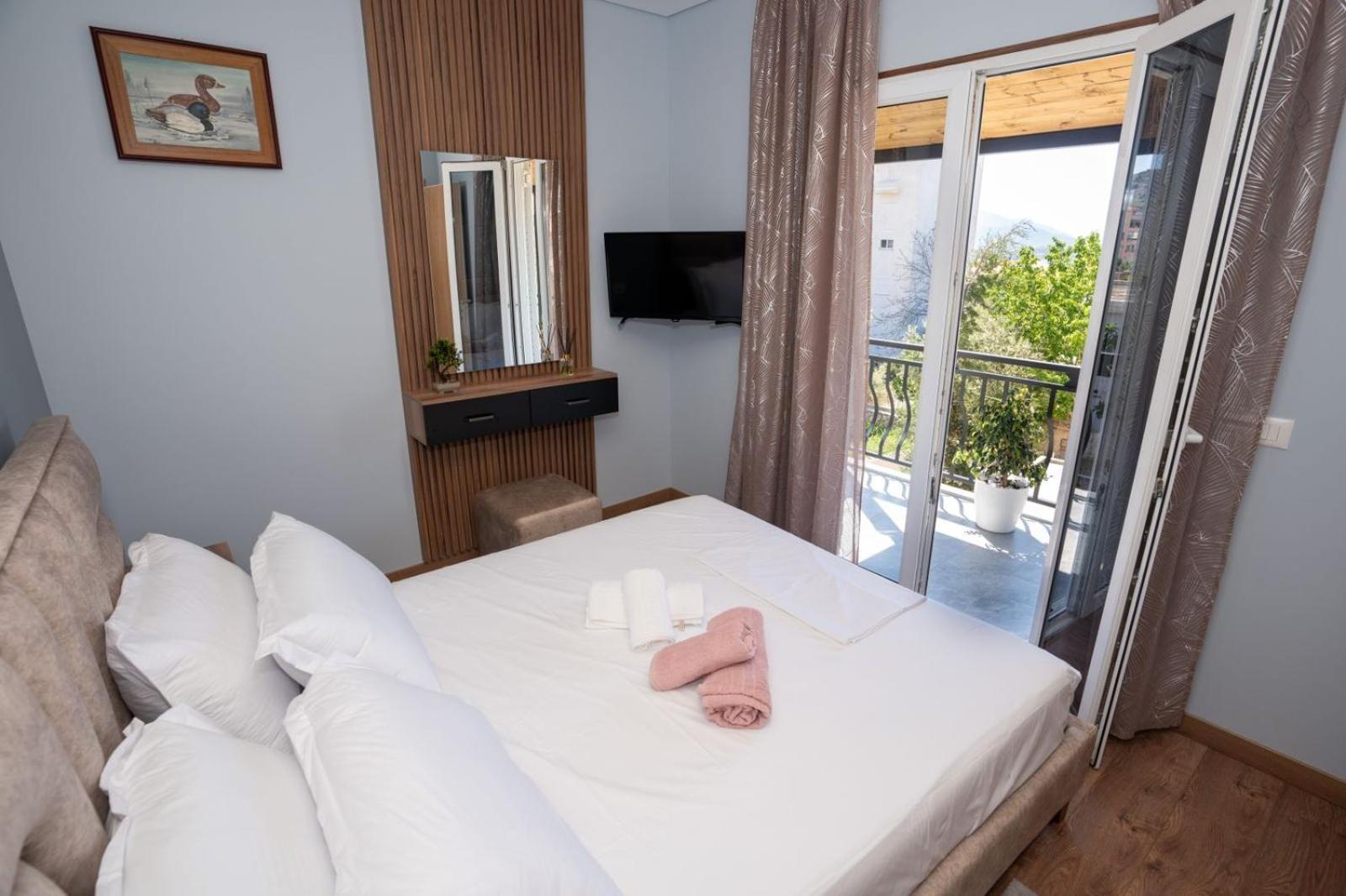 Roel Apartments Sarande Exterior photo